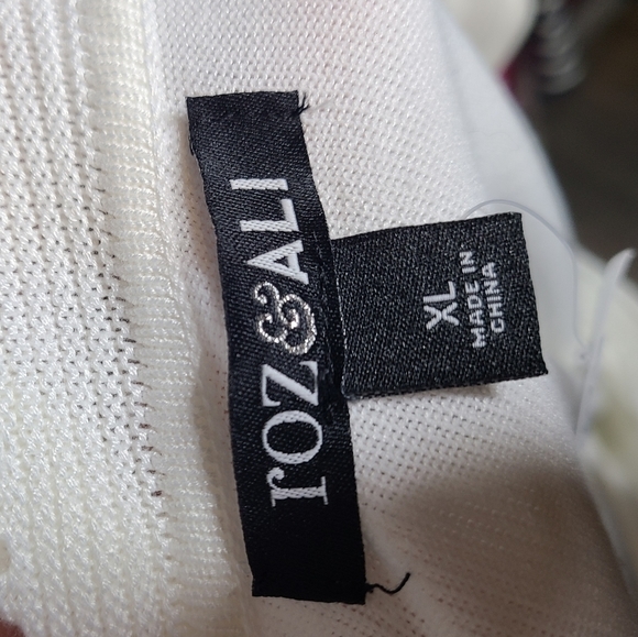 White Sweater Brand New With Tags sz XL - Picture 10 of 11